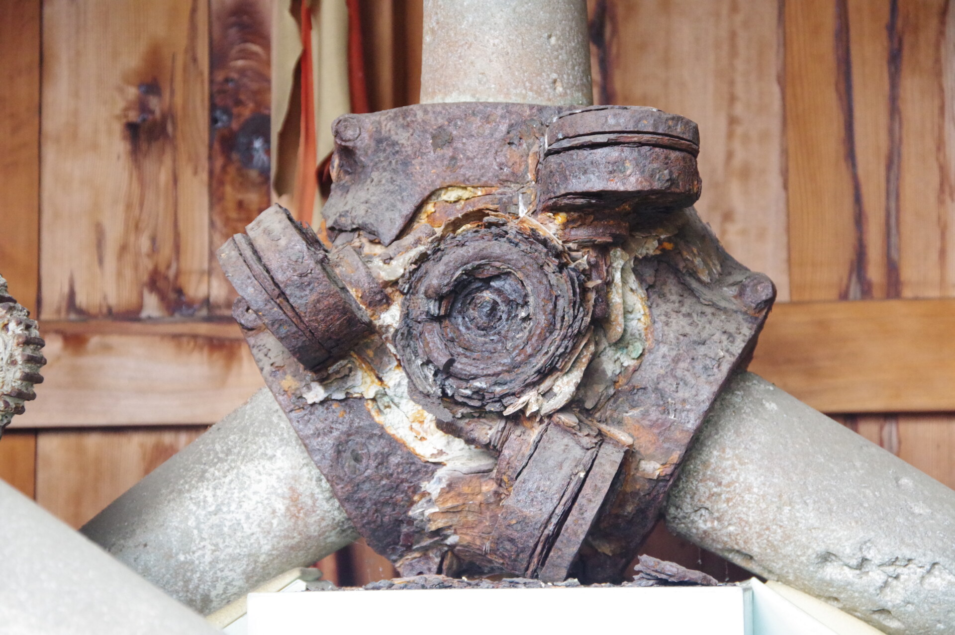 零式艦上戦闘機と九六式陸上攻撃機のプロペラを祀る「零戦堂」(日光今市)